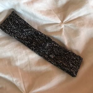 lululemon athletica Accessories - LULU LEMON HEAD BAND lululemon athletica Accessories - LULU LEMON HEAD BAND